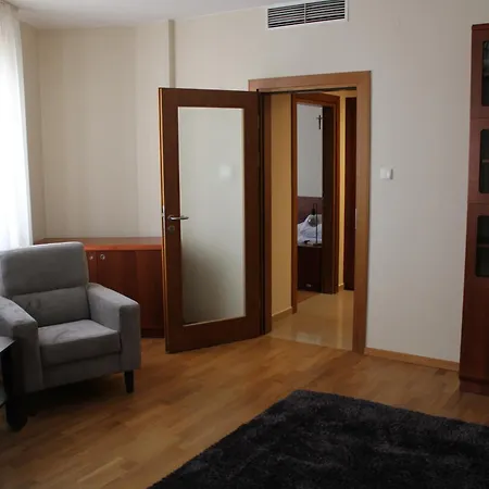 Centrum Okopowa 55 *